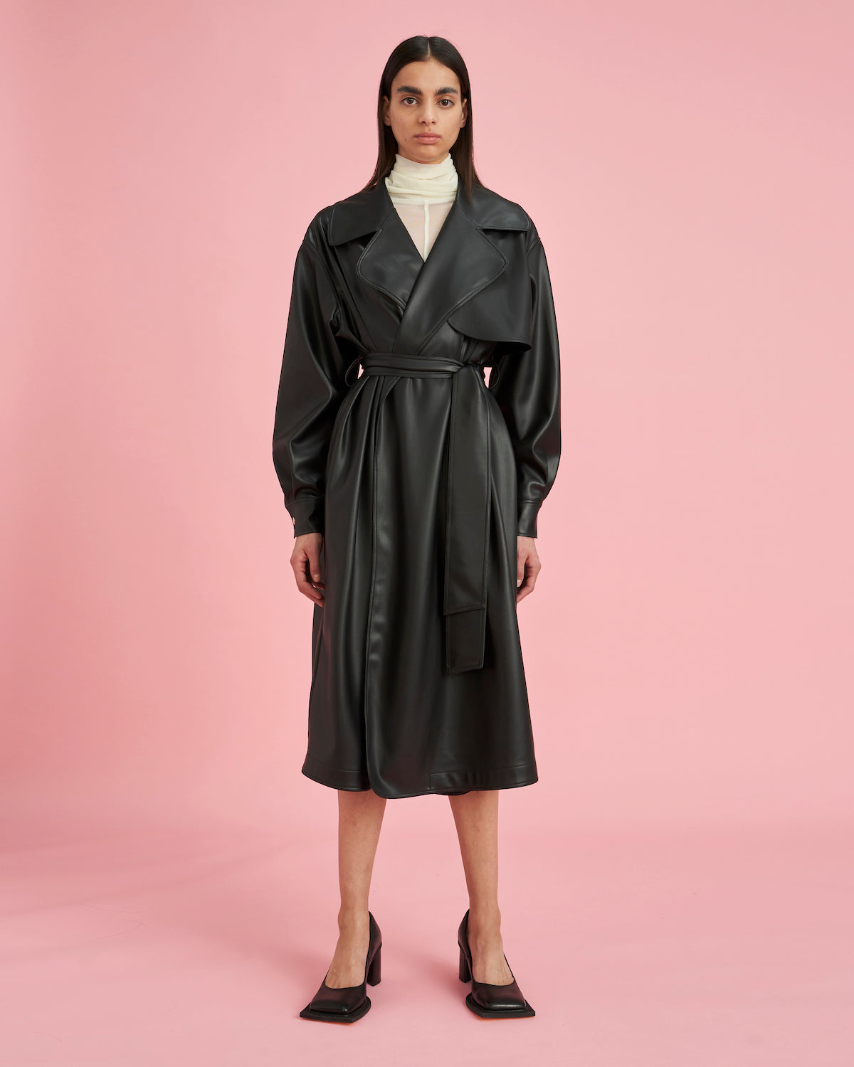 Daphne coat black