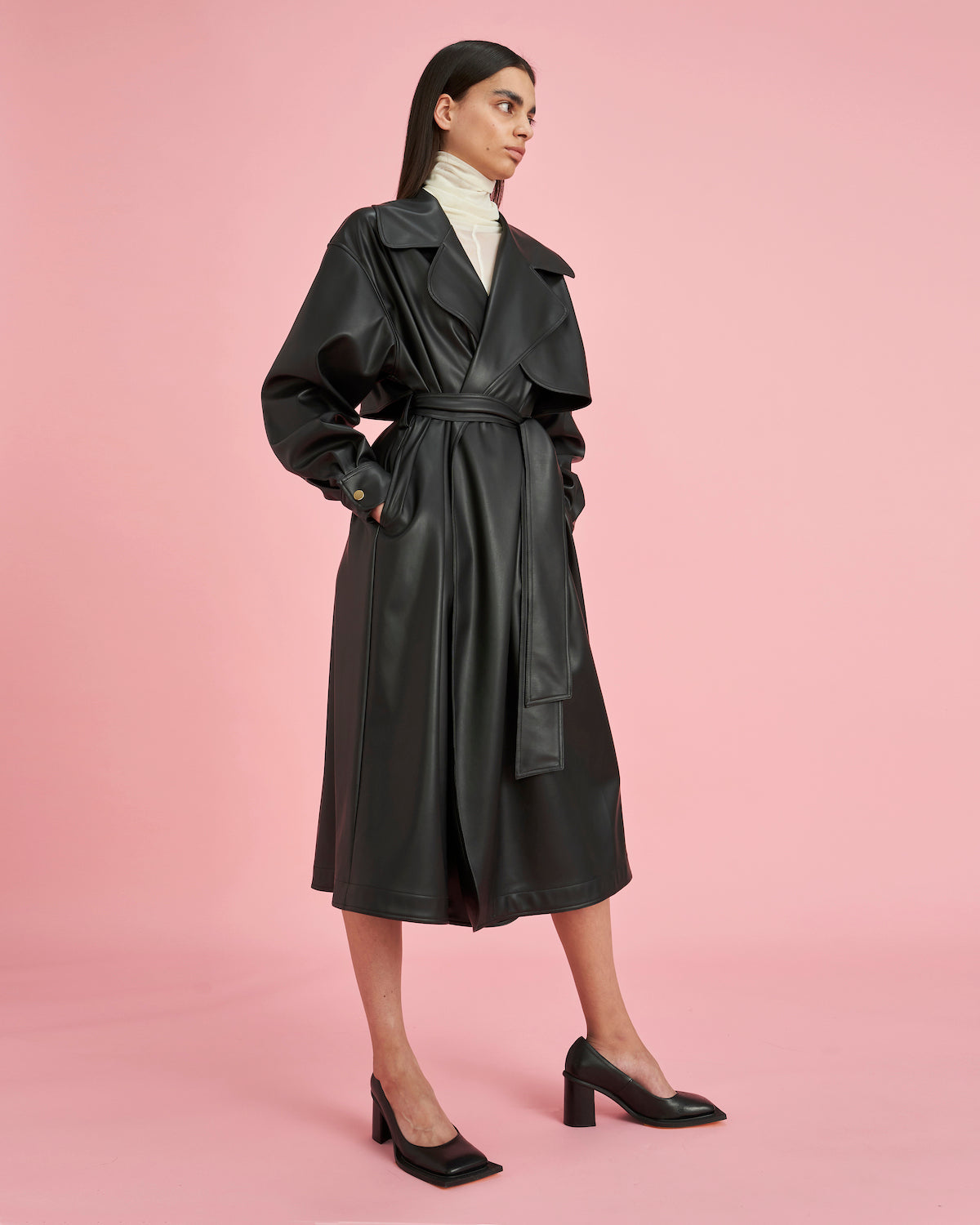 Daphne coat black